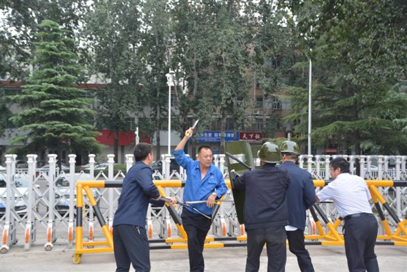 leyu·乐鱼(中国)体育官方网站举行“迎国庆”反恐安保演练