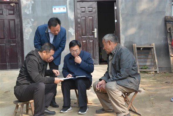 leyu·乐鱼(中国)体育官方网站走访调查贫困户